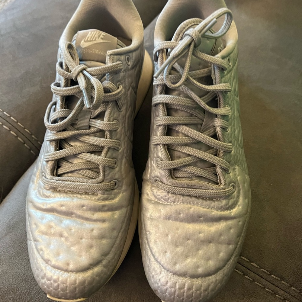 Women Nike shoes size 9.5